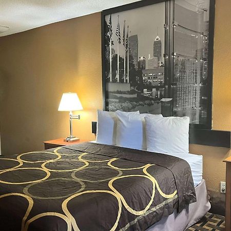 Super 8 By Wyndham Indianapolis/Ne/Castleton Area Hotel Ngoại thất bức ảnh