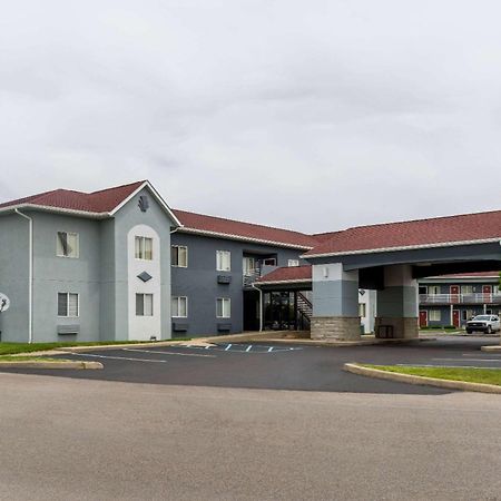 Super 8 By Wyndham Indianapolis/Ne/Castleton Area Hotel Ngoại thất bức ảnh
