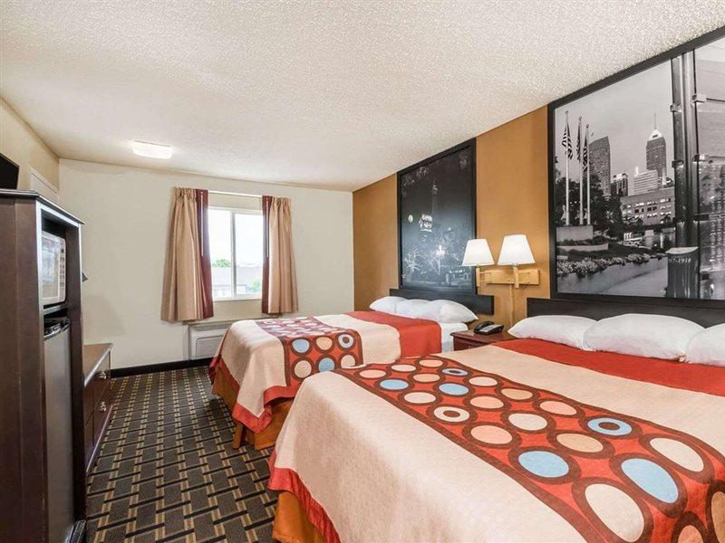 Super 8 By Wyndham Indianapolis/Ne/Castleton Area Hotel Ngoại thất bức ảnh