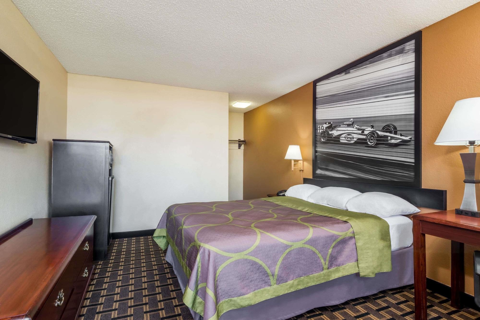 Super 8 By Wyndham Indianapolis/Ne/Castleton Area Hotel Ngoại thất bức ảnh