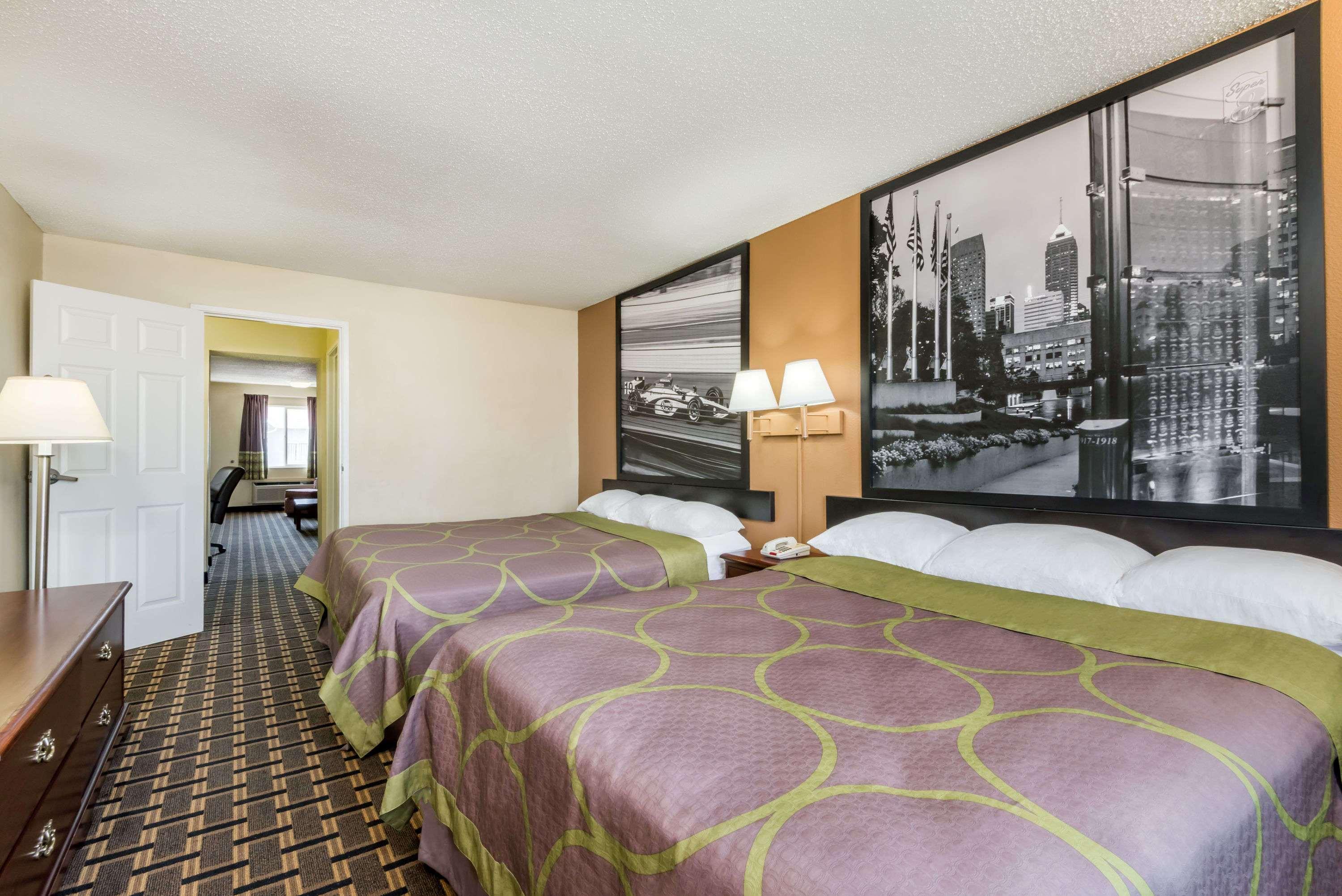 Super 8 By Wyndham Indianapolis/Ne/Castleton Area Hotel Ngoại thất bức ảnh