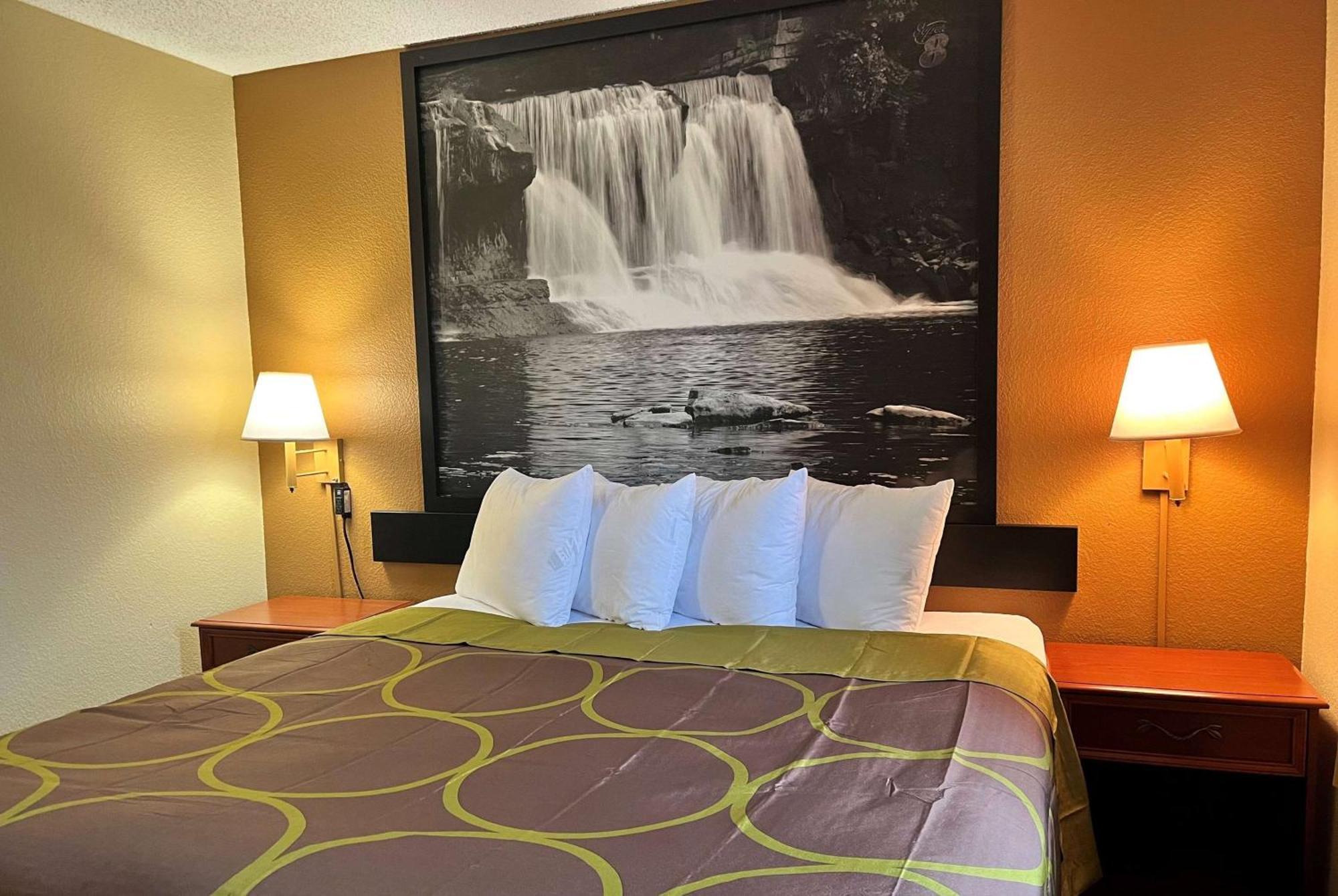 Super 8 By Wyndham Indianapolis/Ne/Castleton Area Hotel Ngoại thất bức ảnh
