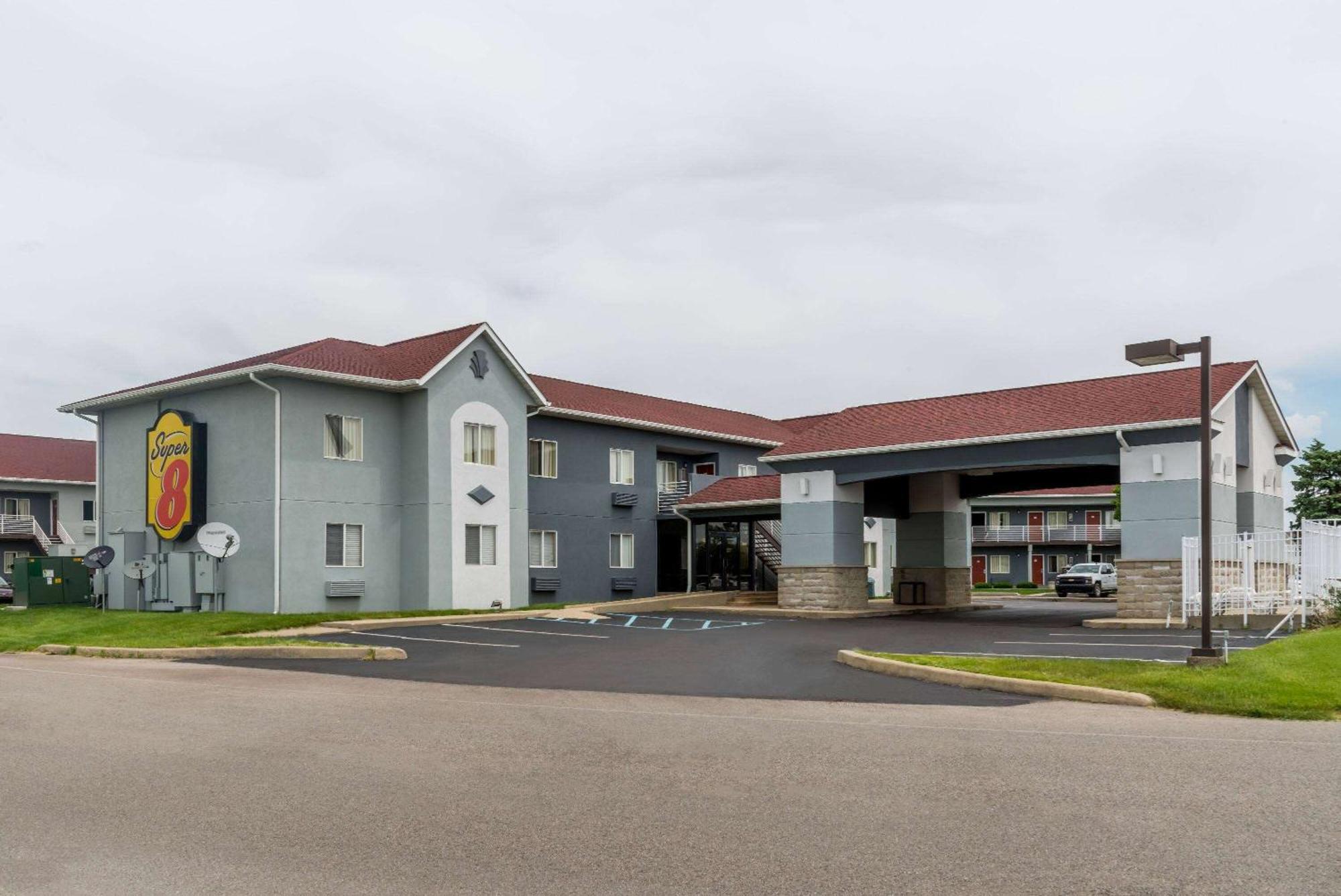 Super 8 By Wyndham Indianapolis/Ne/Castleton Area Hotel Ngoại thất bức ảnh