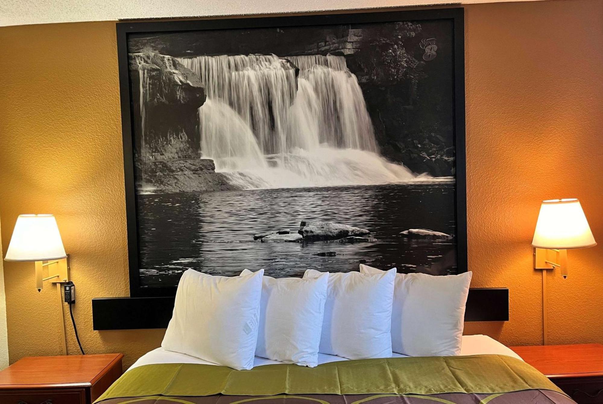 Super 8 By Wyndham Indianapolis/Ne/Castleton Area Hotel Ngoại thất bức ảnh