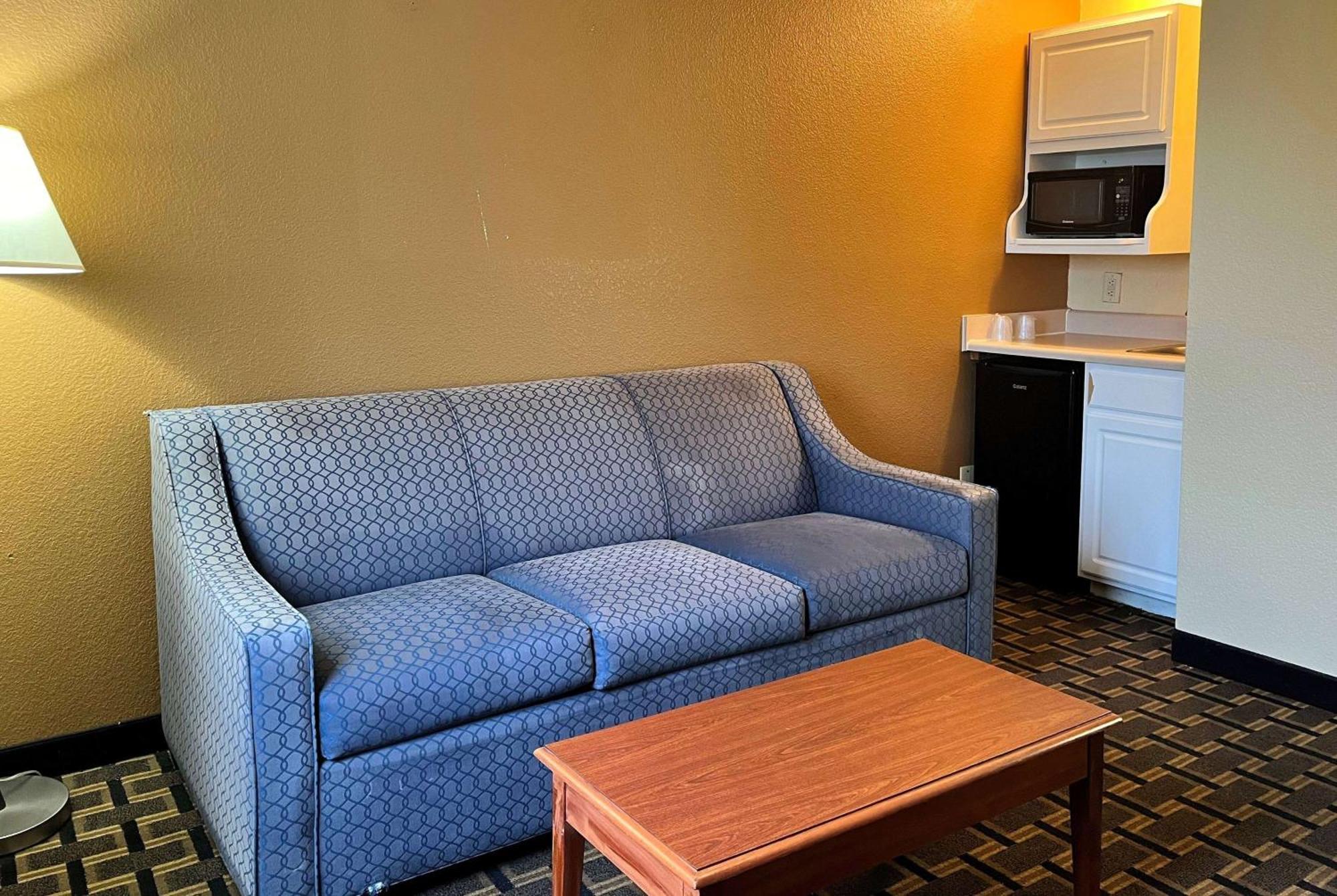 Super 8 By Wyndham Indianapolis/Ne/Castleton Area Hotel Ngoại thất bức ảnh