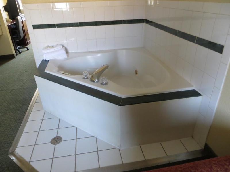 Super 8 By Wyndham Indianapolis/Ne/Castleton Area Hotel Ngoại thất bức ảnh