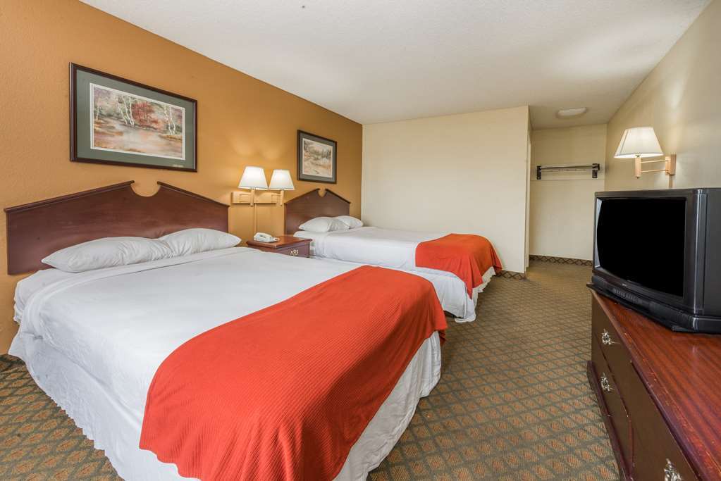 Super 8 By Wyndham Indianapolis/Ne/Castleton Area Hotel Phòng bức ảnh