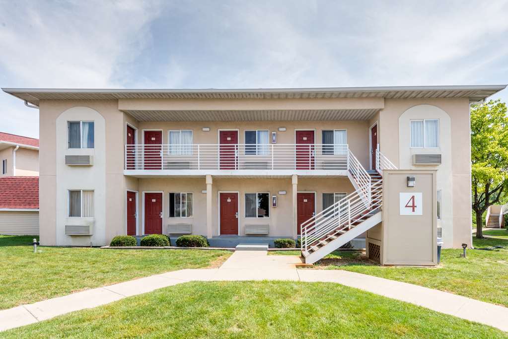 Super 8 By Wyndham Indianapolis/Ne/Castleton Area Hotel Ngoại thất bức ảnh